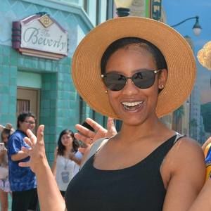 Meet your Posher, Sherita